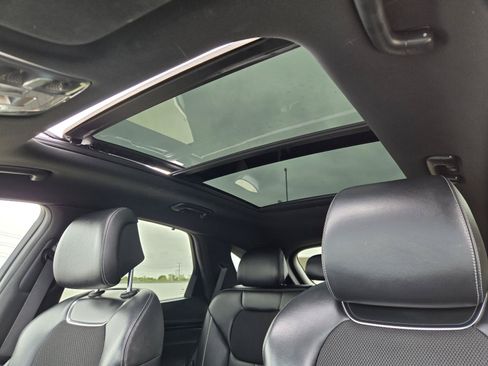 Used 2022 Genesis GV70 2.5T w/ Sport Prestige Package AWD/4WD image 23