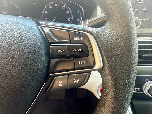 Used 2018 Honda Accord LX image 36