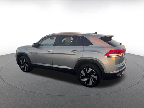 Used 2025 Volkswagen Atlas Cross Sport SE image 9