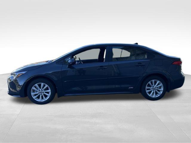 Used 2026 Toyota Corolla LE w/ LE Premium Package AWD/4WD image 2