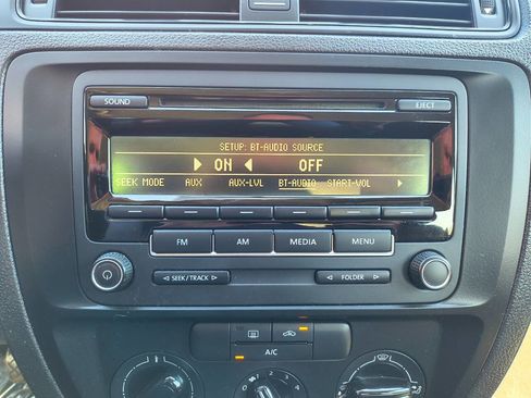 Used 2015 Volkswagen Jetta S image 13