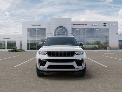New 2026 Jeep Grand Cherokee Summit w/ Obsidian Package AWD/4WD image 32