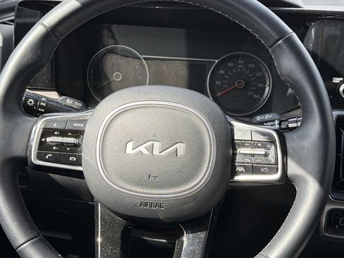Used 2023 Kia Sorento S AWD/4WD image 14