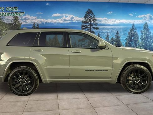 Used 2020 Jeep Grand Cherokee Altitude image 4