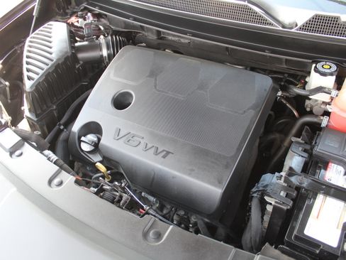 Used 2020 Chevrolet Traverse LT FWD image 32
