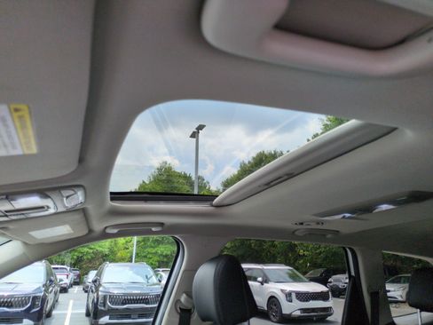 Used 2023 Kia Telluride S w/ S Sunroof Package FWD image 24