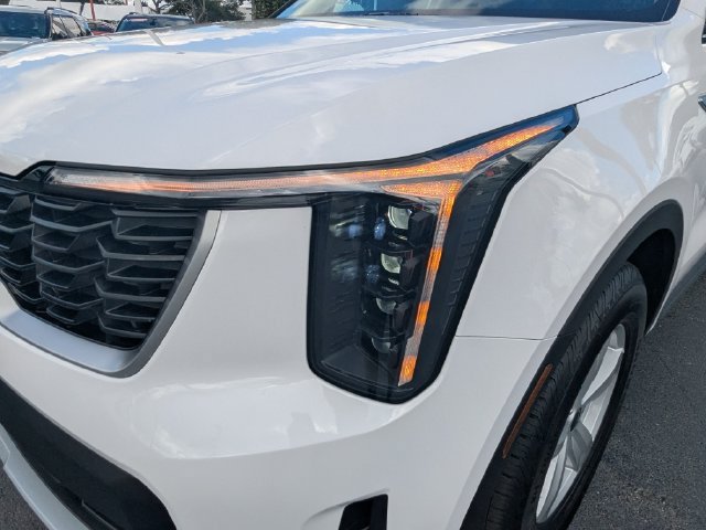 New 2026 Kia Sorento LX FWD image 10