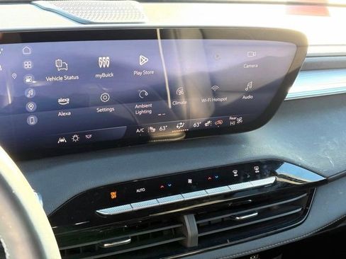 Used 2025 Buick Enclave Preferred image 21