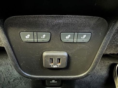 Used 2021 Chevrolet Equinox Premier AWD/4WD image 22
