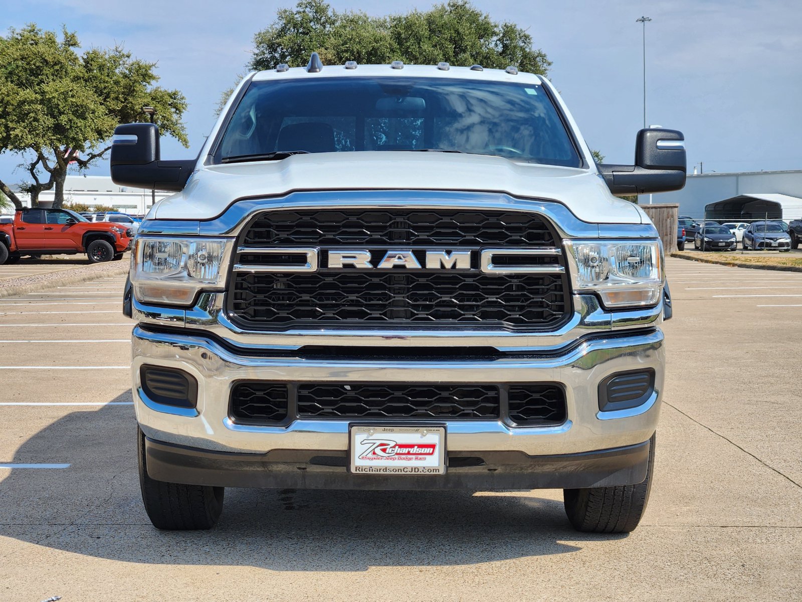 Used 2024 RAM 2500 Tradesman w/ Chrome Appearance Group AWD/4WD image 7