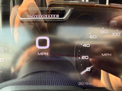 Used 2025 RAM 1500 Laramie AWD/4WD image 33