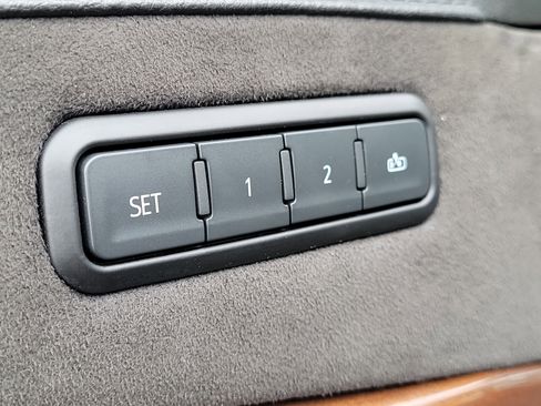 Used 2019 Cadillac Escalade ESV Luxury image 20