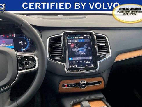 Used 2023 Volvo XC90 B6 Plus image 9