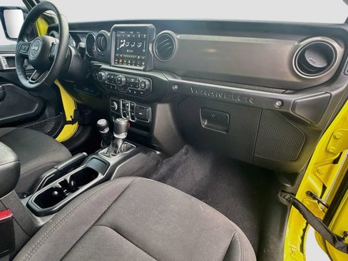 Certified 2022 Jeep Wrangler Unlimited Sport AWD/4WD image 32