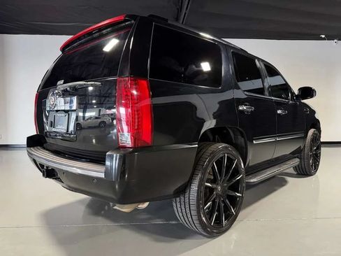 Used 2007 Cadillac Escalade AWD w/ Information Package image 4