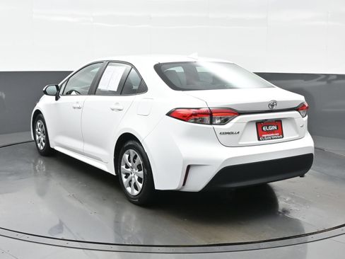 Used 2024 Toyota Corolla LE FWD image 4