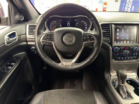 Used 2017 Jeep Grand Cherokee Altitude AWD/4WD image 28