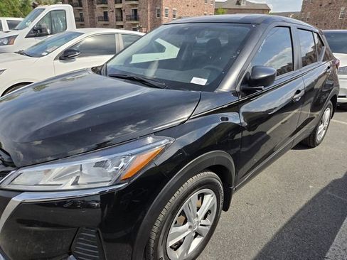 Used 2023 Nissan Kicks S image 5