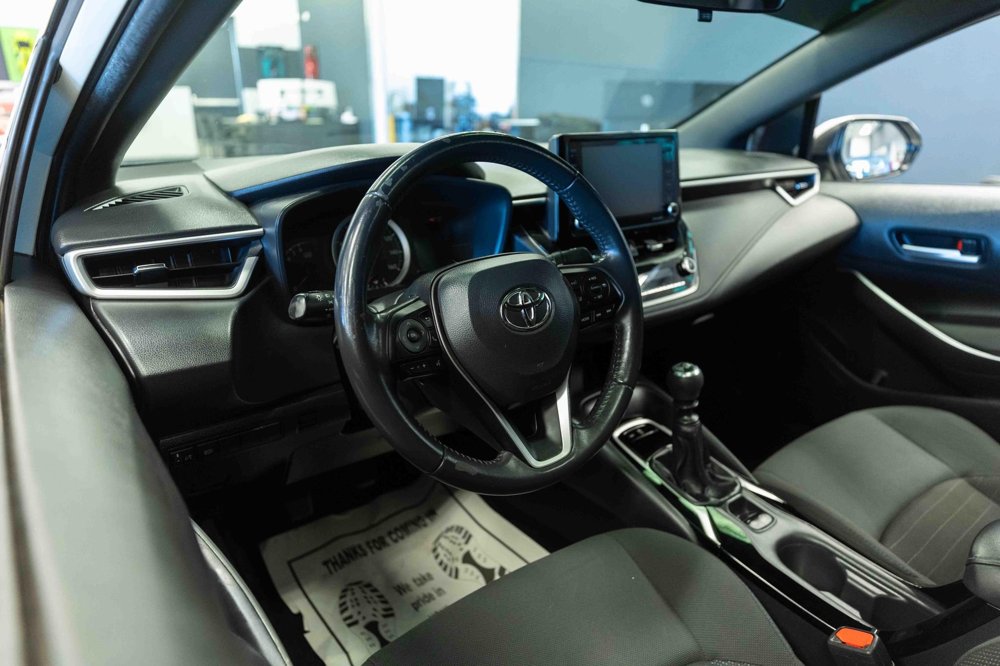 Used 2022 Toyota Corolla SE w/ Carpet Mat Package (TMS) FWD image 10