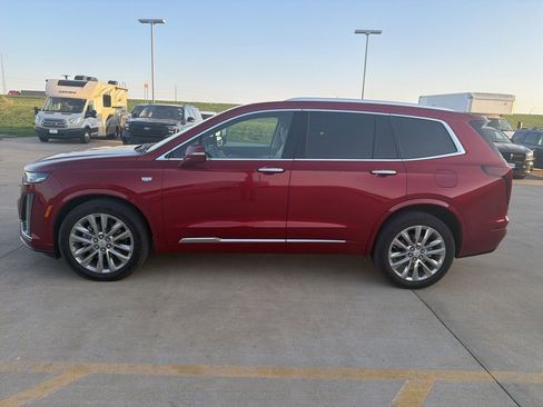 Used 2024 Cadillac XT6 Premium Luxury w/ Technology Package AWD/4WD image 6
