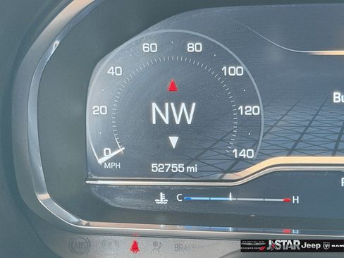 Used 2024 GMC Yukon XL SLT RWD image 31