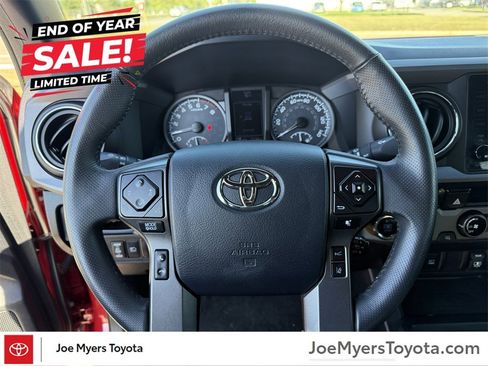 Used 2018 Toyota Tacoma TRD Off-Road image 11