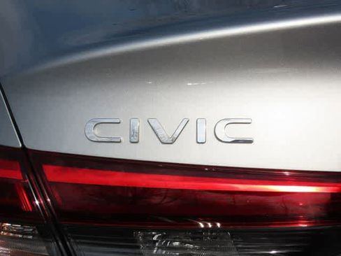 Used 2023 Honda Civic Sport image 7