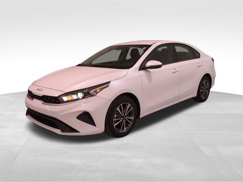 Certified 2024 Kia Forte LXS w/ LXS Technology Package image 9