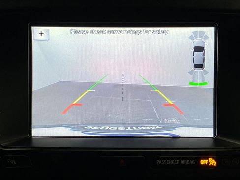 Used 2018 Ford Explorer XLT w/ Equipment Group 202A image 23