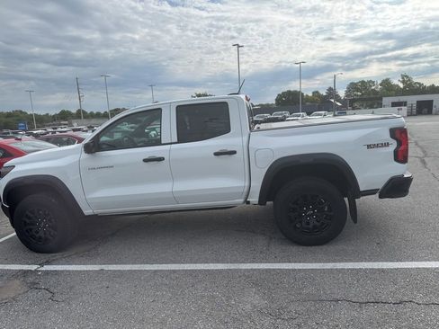 Used 2023 Chevrolet Colorado Trail Boss w/ Technology Package AWD/4WD image 5