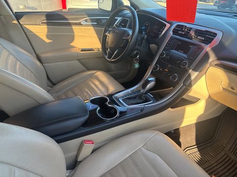 Used 2015 Ford Fusion SE w/ Equipment Group 202A image 13