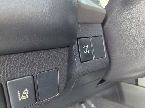 Used 2017 Toyota RAV4 XLE AWD/4WD image 30