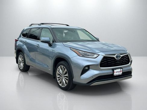 Used 2022 Toyota Highlander Platinum AWD/4WD image 3
