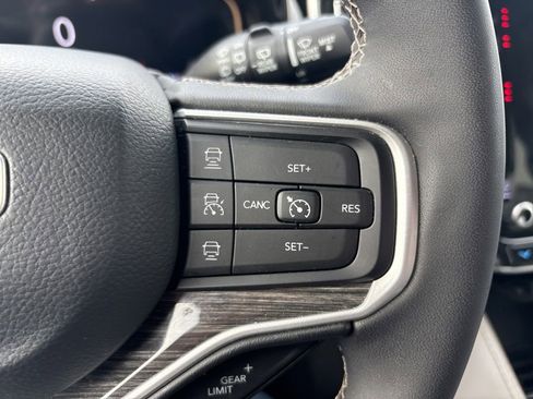 Used 2022 Jeep Wagoneer Series III image 39