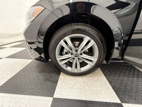 Used 2024 Volkswagen Jetta SE FWD image 10