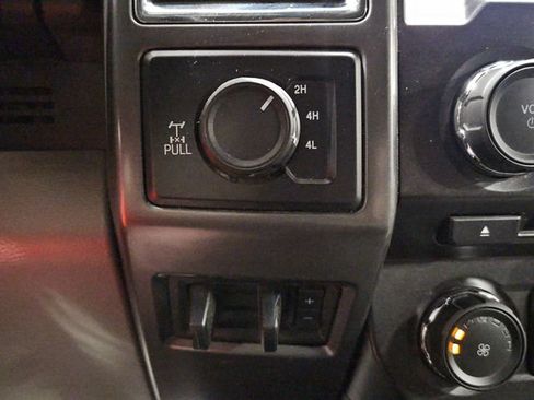 Used 2017 Ford F350 XLT w/ XLT Premium Package AWD/4WD image 20