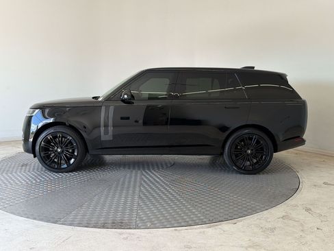 Used 2024 Land Rover Range Rover Long Wheelbase SE AWD/4WD image 2