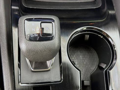 Used 2023 Nissan Rogue SV FWD image 18