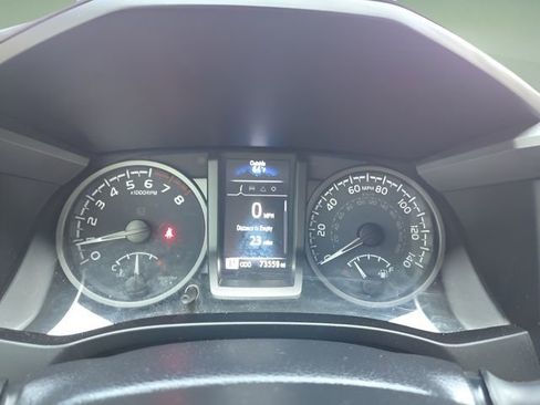 Used 2021 Toyota Tacoma TRD Off-Road w/ Technology Package AWD/4WD image 26
