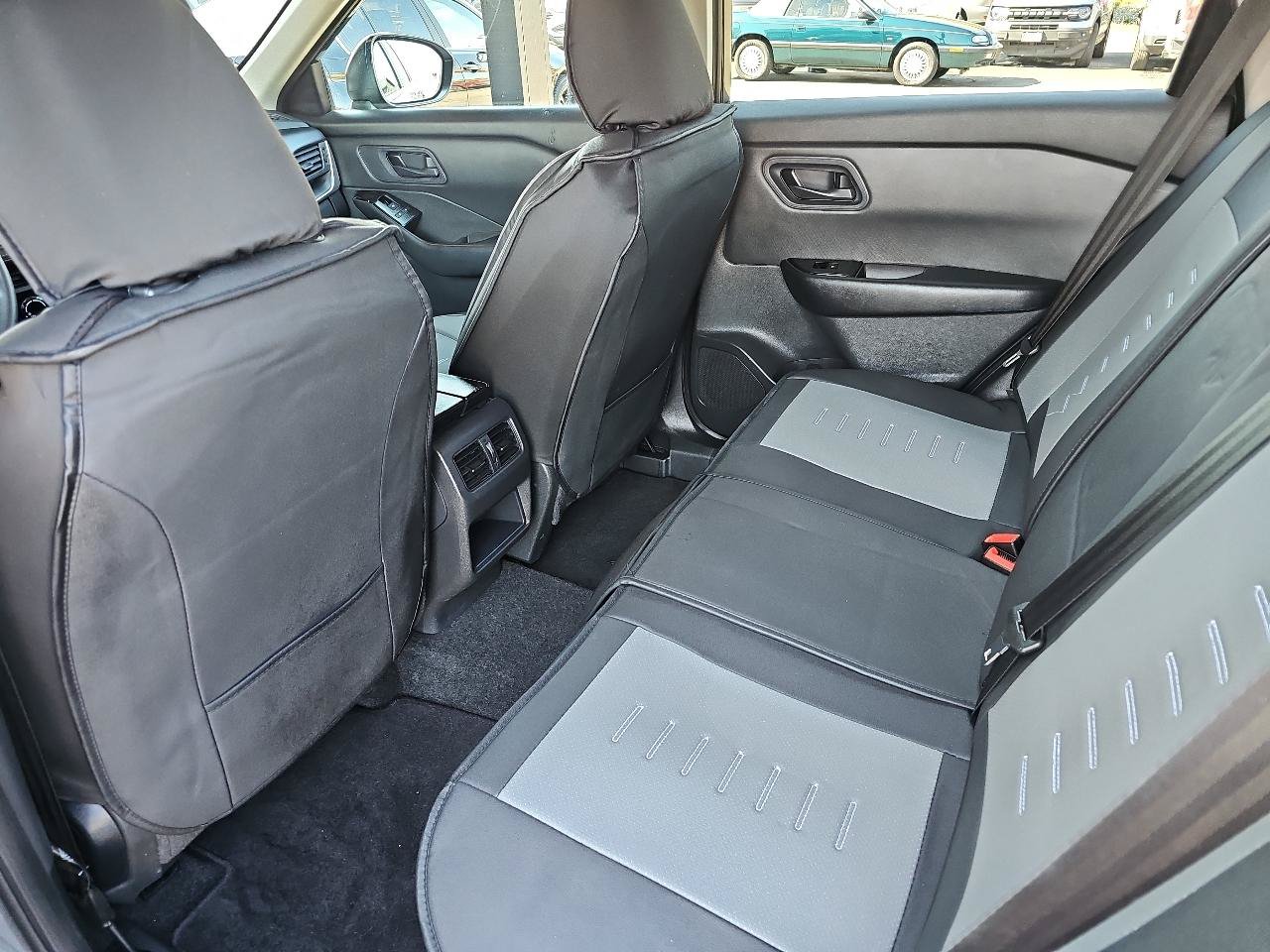 Used 2024 Nissan Rogue S AWD/4WD image 12