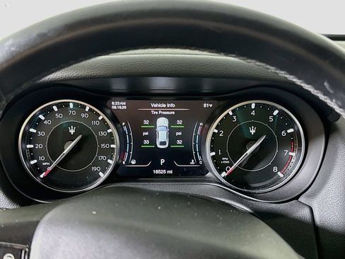 Used 2023 Maserati Ghibli Modena RWD image 11