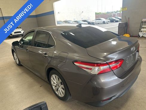 Used 2020 Toyota Camry LE FWD image 4