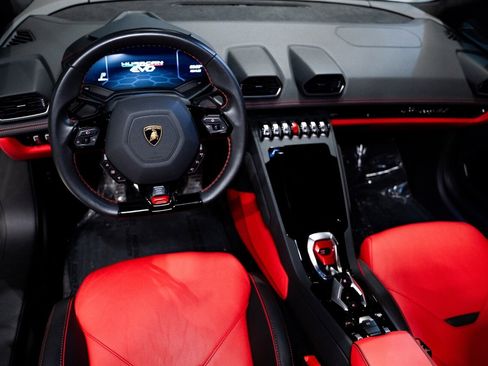 Used 2023 Lamborghini Huracan EVO image 9