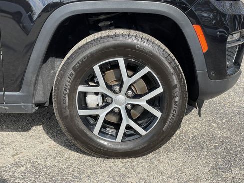 Certified 2024 Jeep Grand Cherokee Limited w/ Luxury Tech Group II image 58