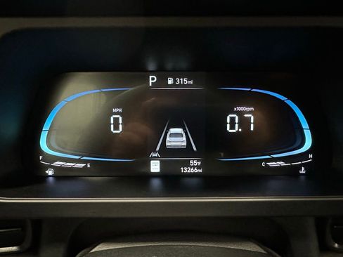 Used 2025 Hyundai Elantra Sport image 22