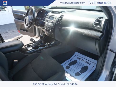 Used 2014 Kia Sorento LX FWD image 18