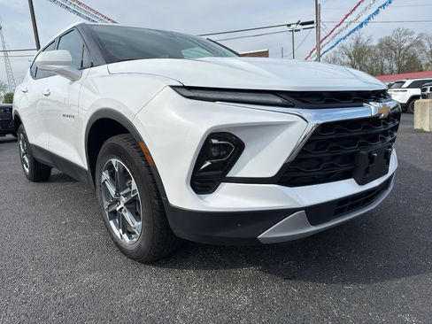 Used 2025 Chevrolet Blazer LT AWD/4WD image 3