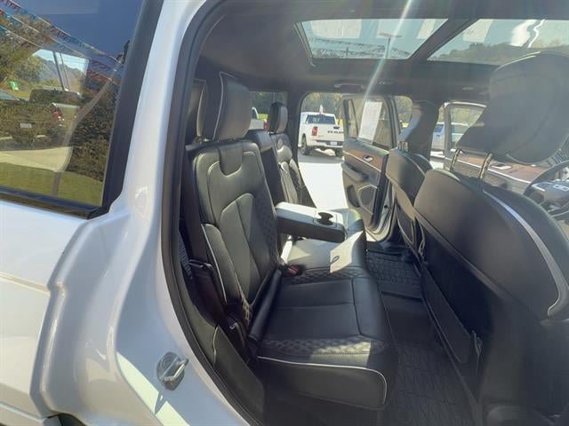 Used 2023 Jeep Grand Cherokee Summit w/ Luxury Tech Group V AWD/4WD image 32