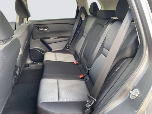 Certified 2024 Nissan Rogue SV FWD image 19