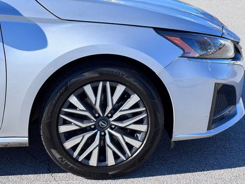 Used 2024 Nissan Altima 2.5 SV image 38
